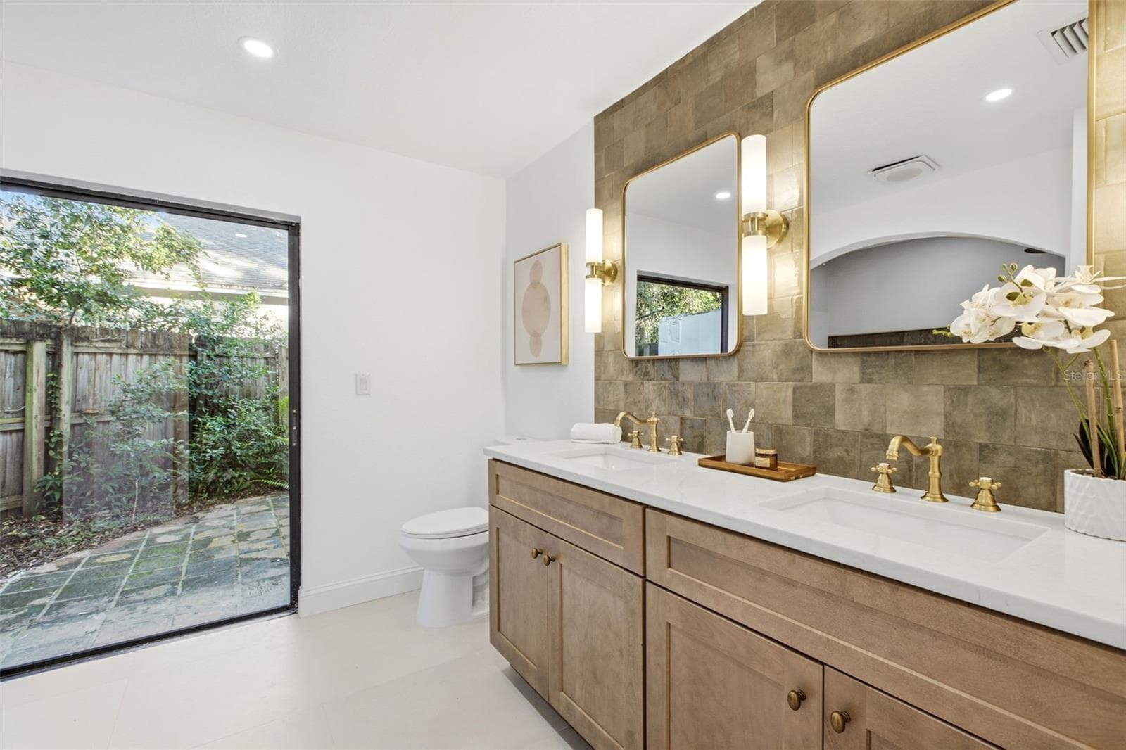 Single Family Residence at 204 W RIDGEWOOD CT, LONGWOOD, photo 25 of 34