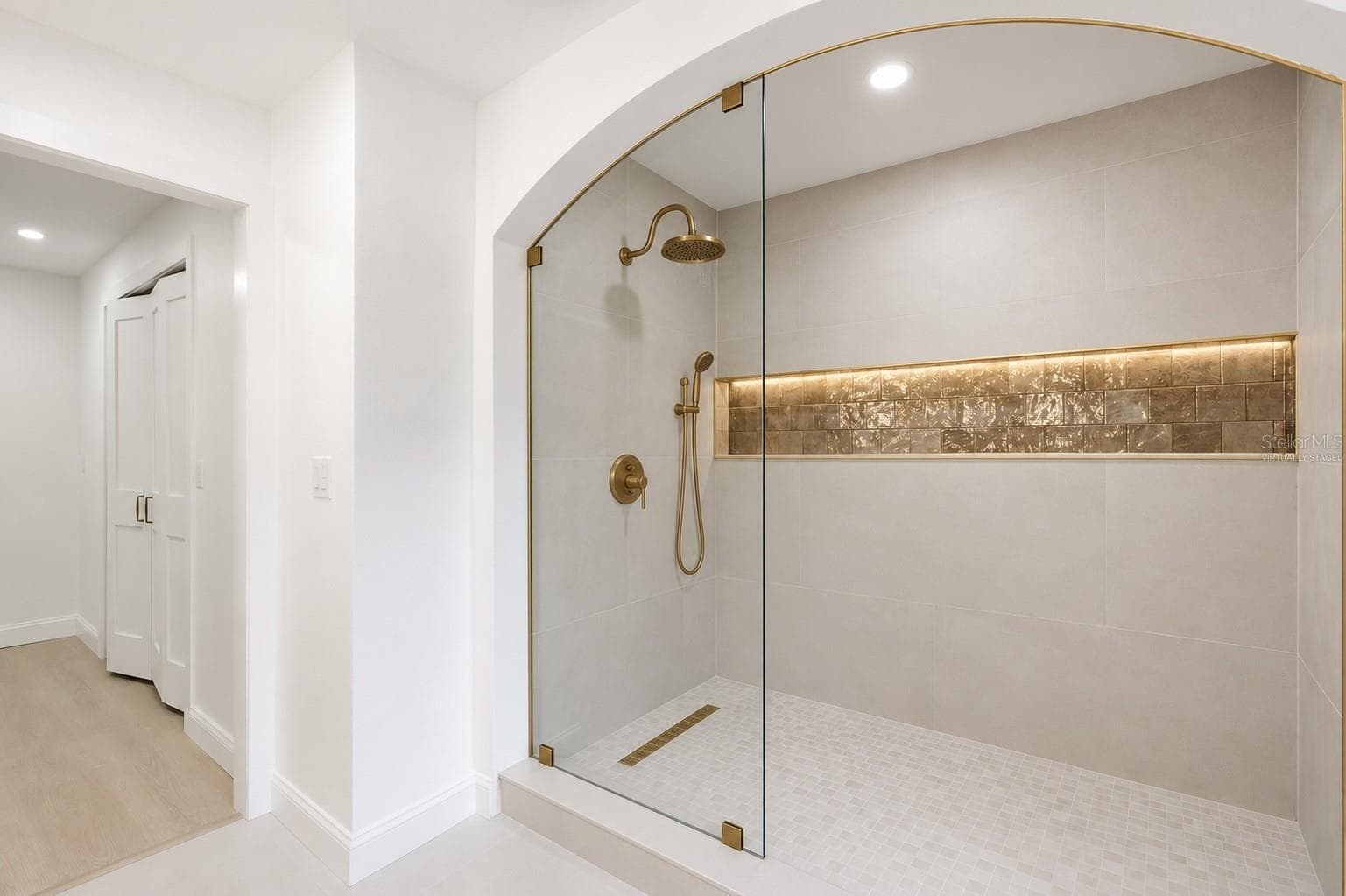 virtually staged - 204 W RIDGEWOOD CT, LONGWOOD