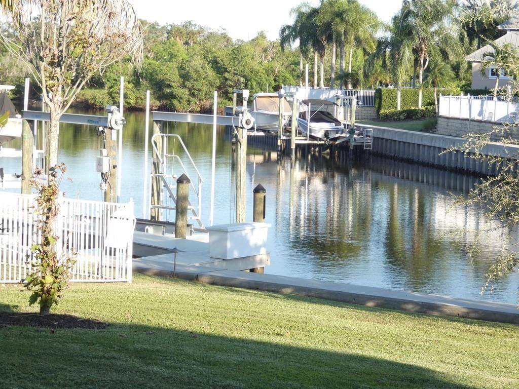 Single Family Residence at 958 SIGNET DR, APOLLO BEACH, photo 3 of 61