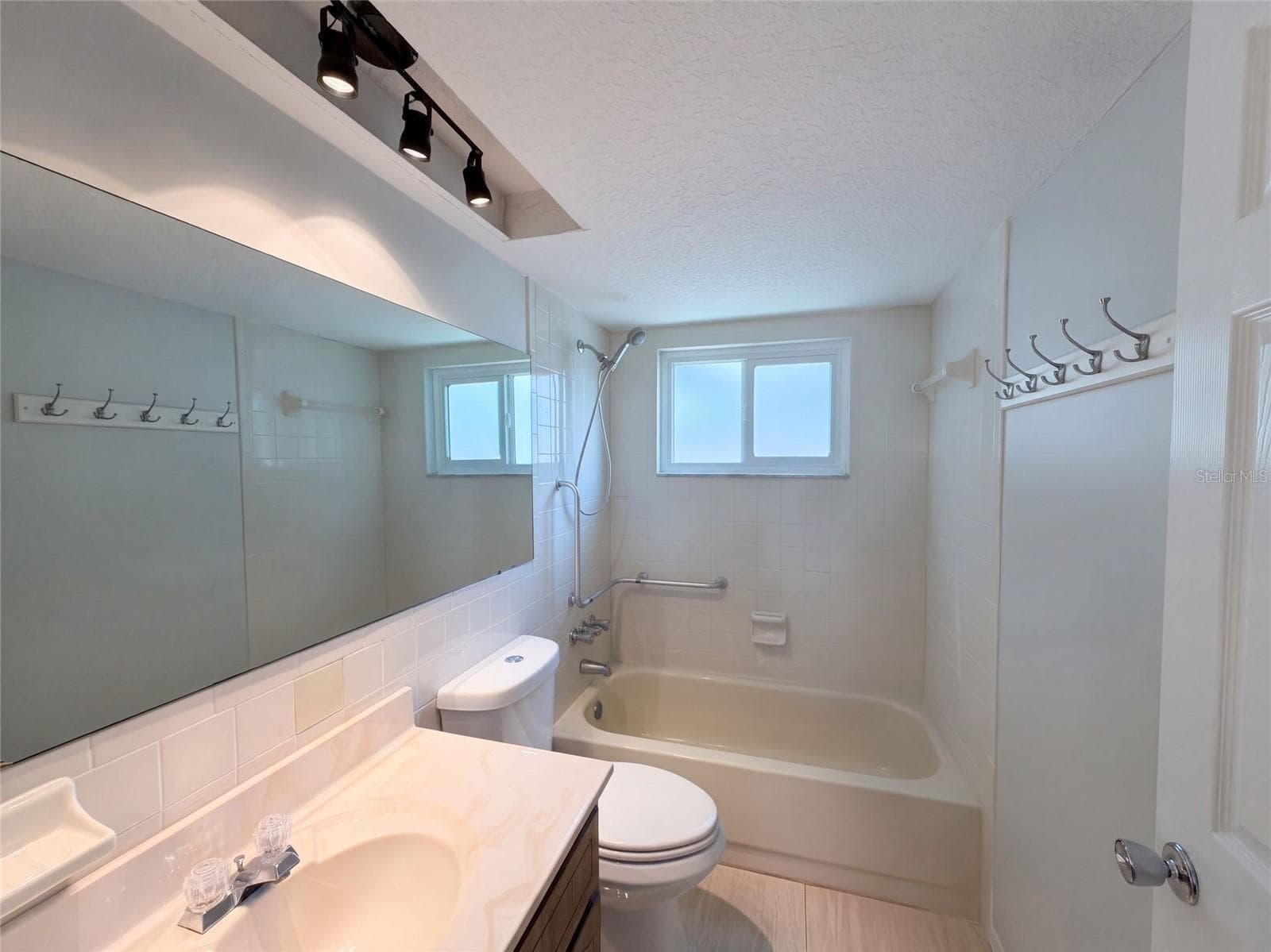 Single Family Residence at 7515 VIENNA LN, PORT RICHEY, photo 14 of 19