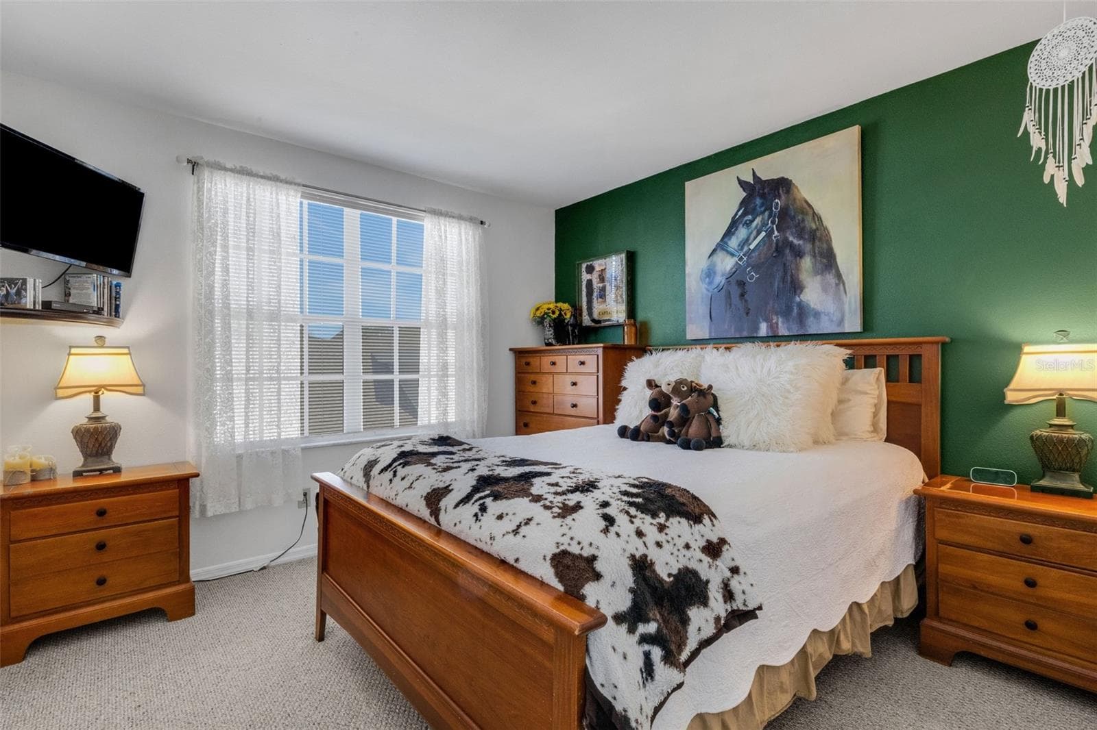 The loft separates the two well appointed bedrooms. - 1113 WATERFALL LN, LAKELAND
