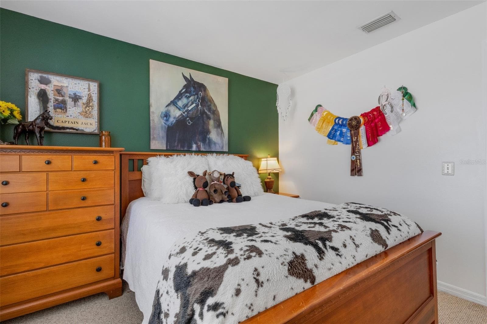 That seem to defy logic and support larger scale furniture. - 1113 WATERFALL LN, LAKELAND