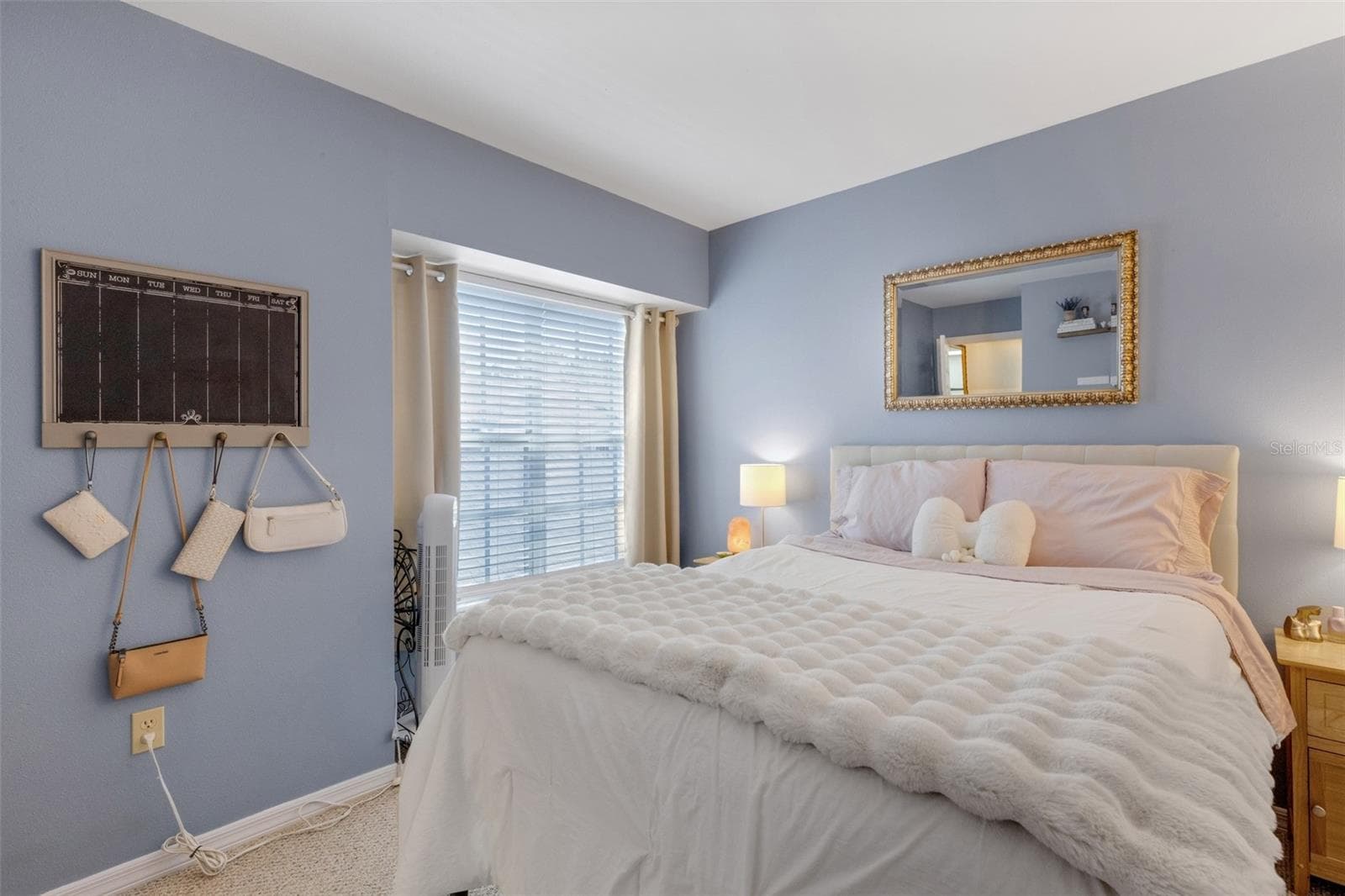 Easily adaptable to your favorite decor. - 1113 WATERFALL LN, LAKELAND