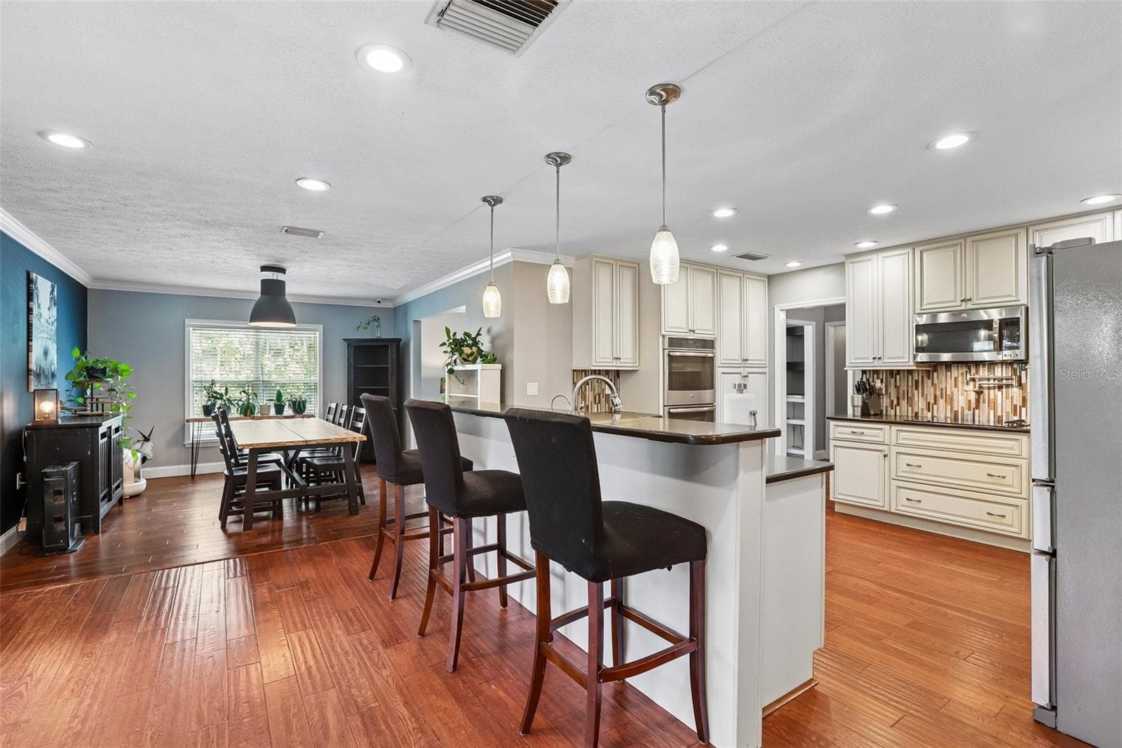 Single Family Residence at 2311 GREEN LAWN ST, BRANDON, photo 11 of 32