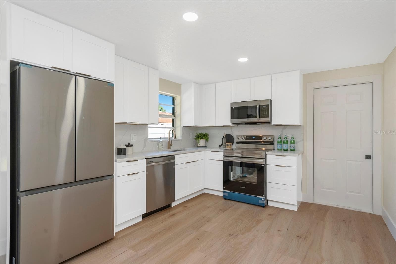 Single Family Residence at 4003 W MONTGOMERY TER, TAMPA, photo 14 of 29