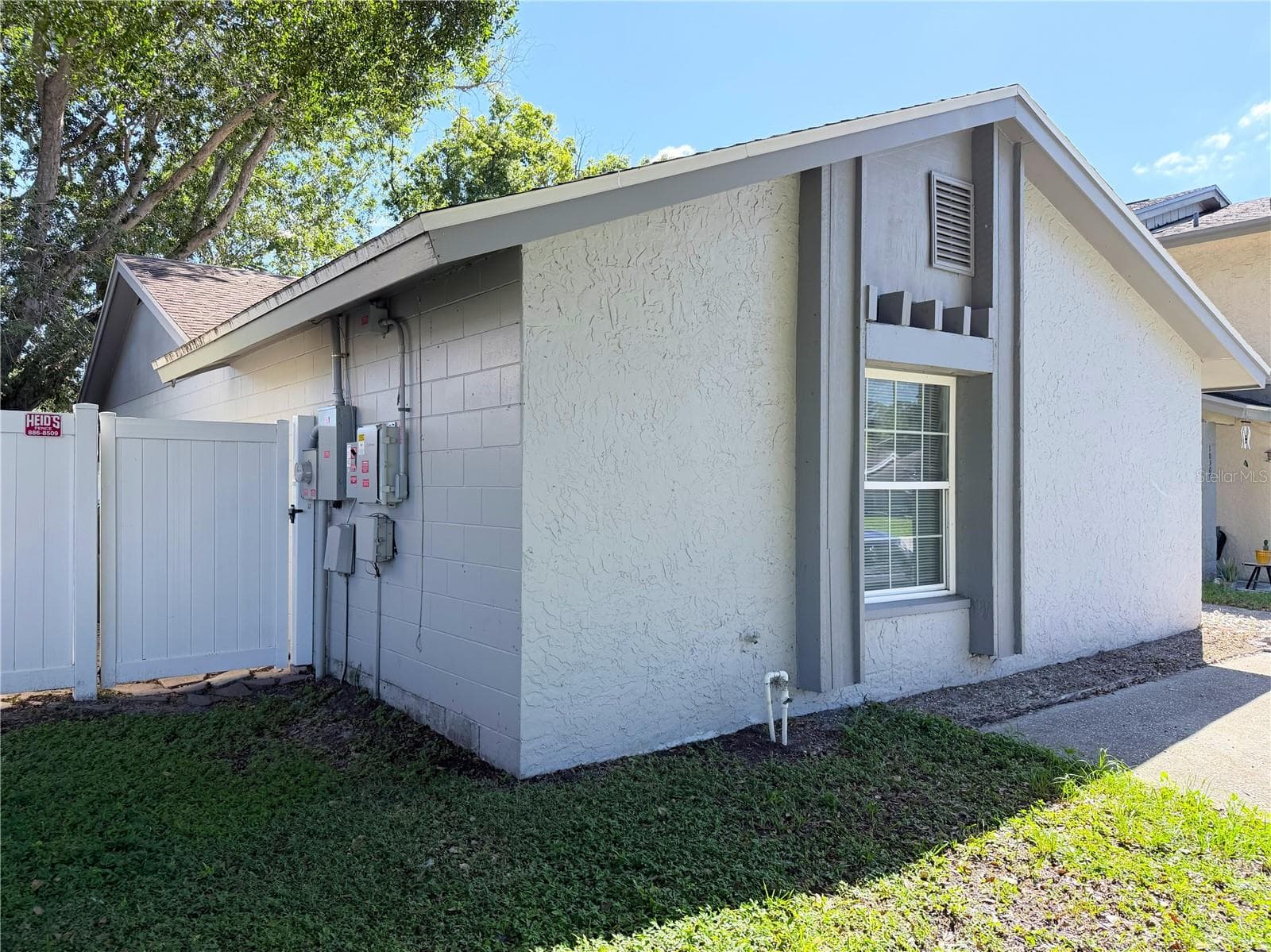 Single Family Residence at 10309 PARKCREST DR, TAMPA, photo 2 of 20