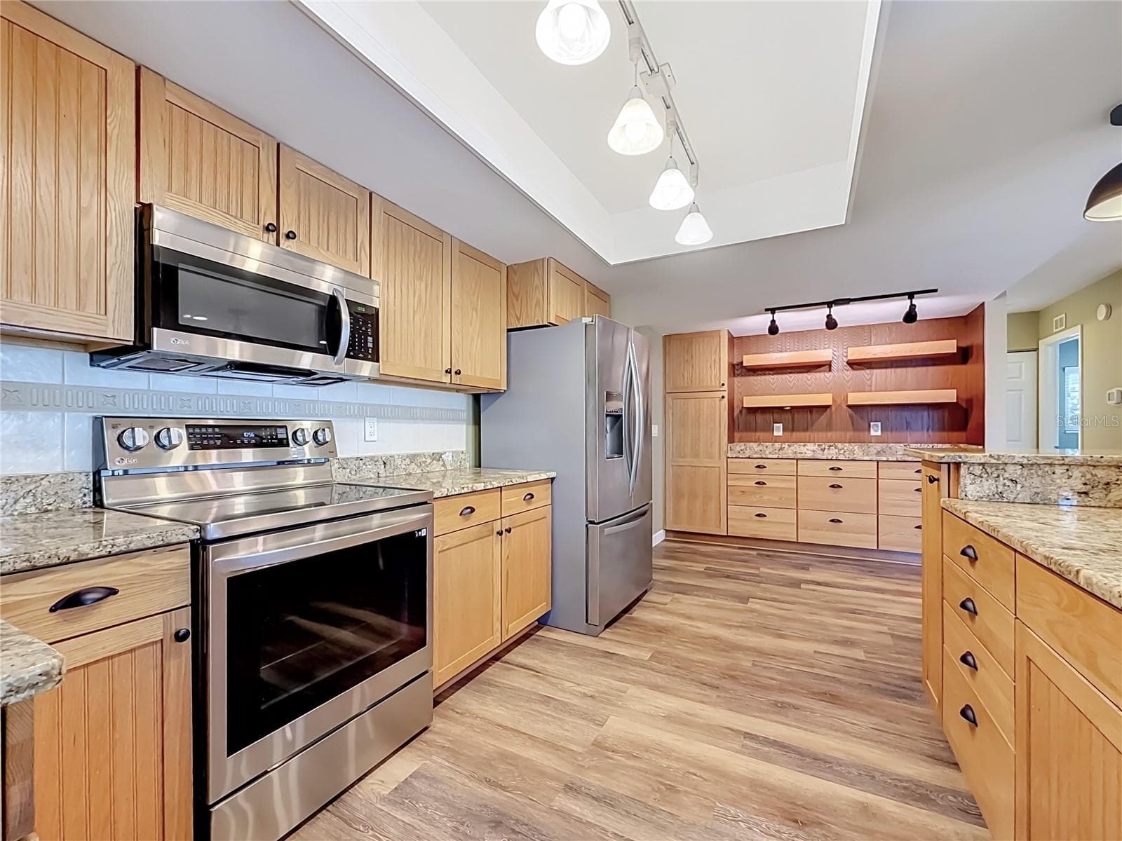 Kitchen ft granite counters - 3120 SWAN LN, SAFETY HARBOR