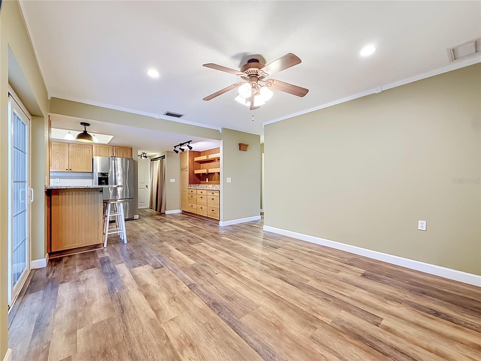 Family rm - 3120 SWAN LN, SAFETY HARBOR