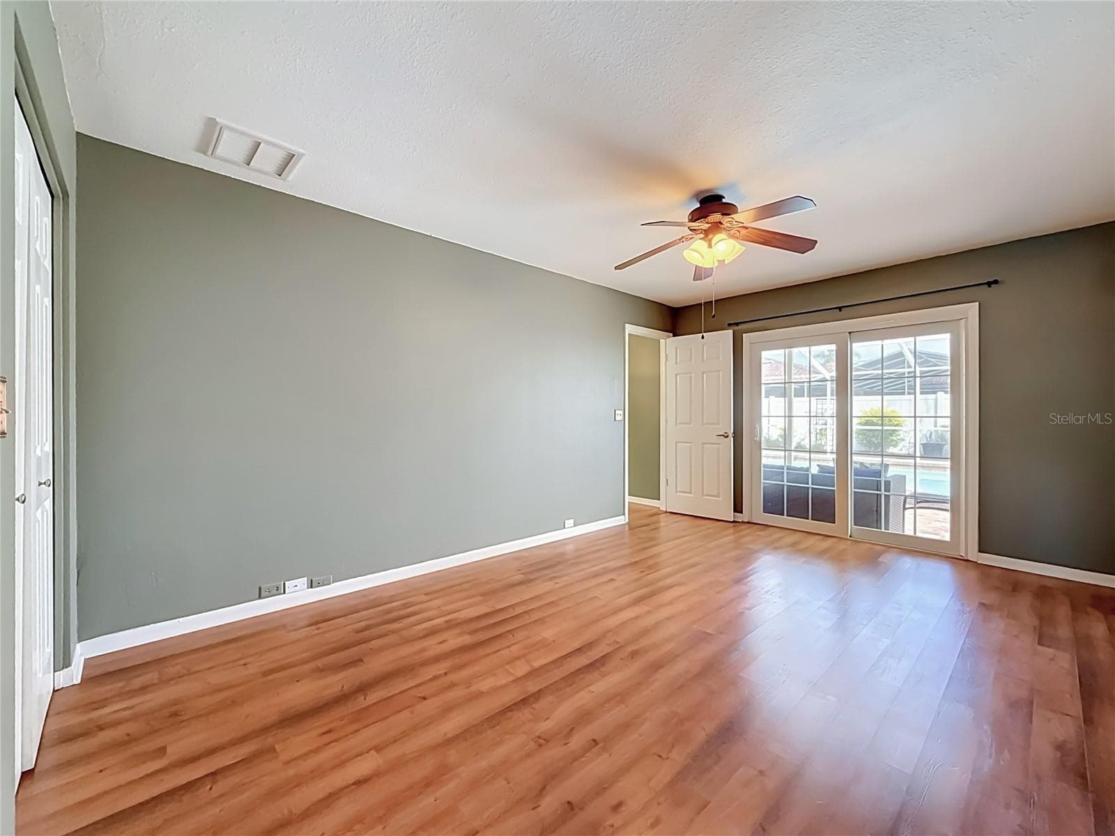 Primary BR direct access to pool - 3120 SWAN LN, SAFETY HARBOR
