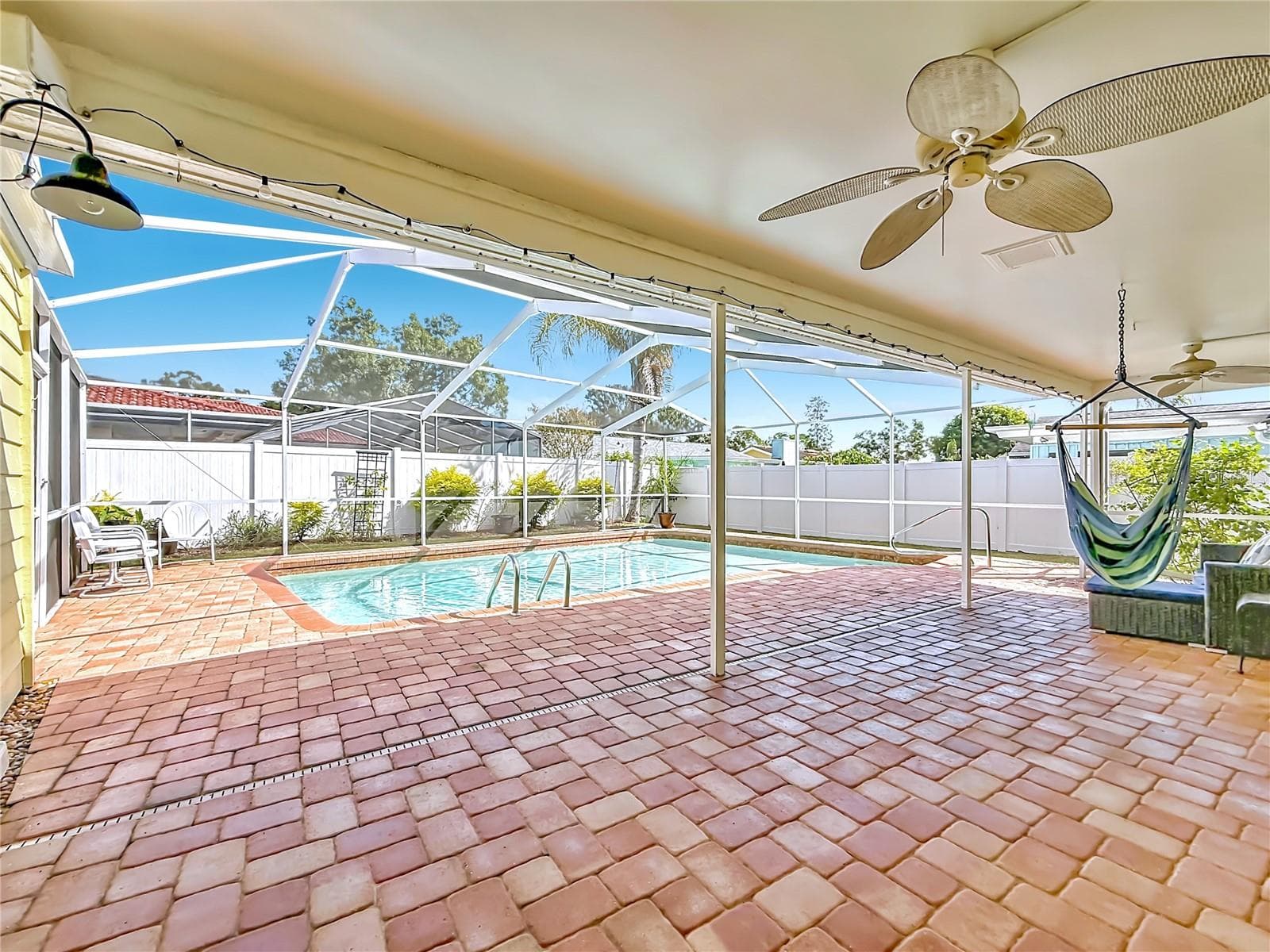 Large covered back patio - 3120 SWAN LN, SAFETY HARBOR