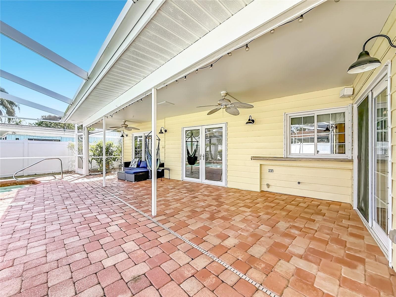 Back pool deck ft pavers - 3120 SWAN LN, SAFETY HARBOR