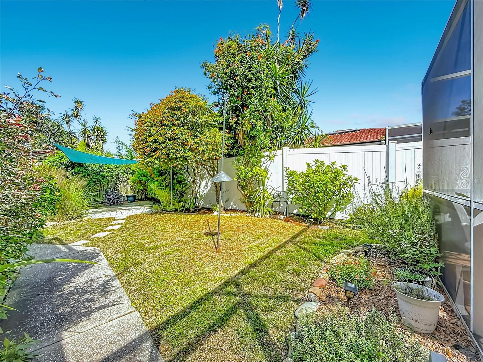 Fenced yard - 3120 SWAN LN, SAFETY HARBOR