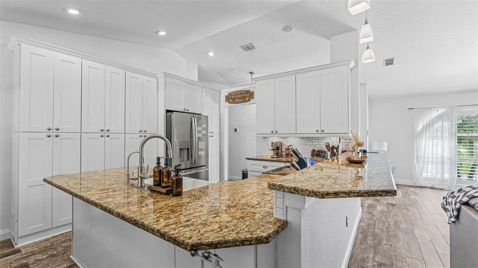 Single Family Residence at 2314 EASTMEADOWS CT, LAKELAND, photo 9 of 51