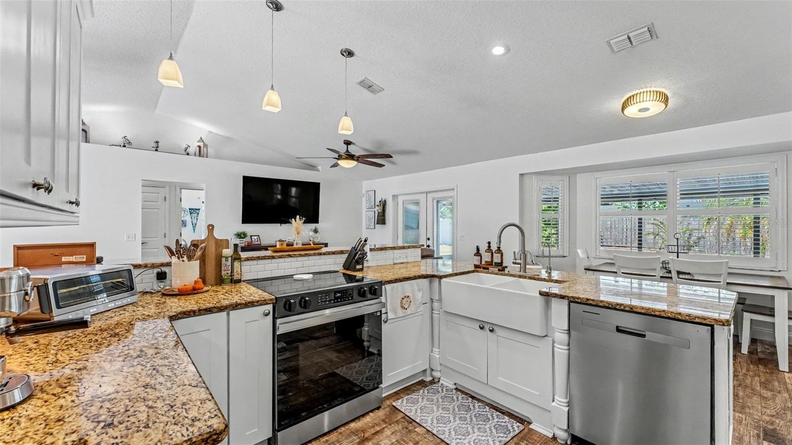 Single Family Residence at 2314 EASTMEADOWS CT, LAKELAND, photo 10 of 51