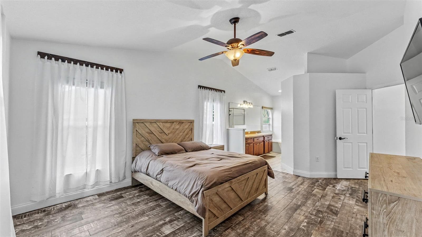 Single Family Residence at 2314 EASTMEADOWS CT, LAKELAND, photo 15 of 51