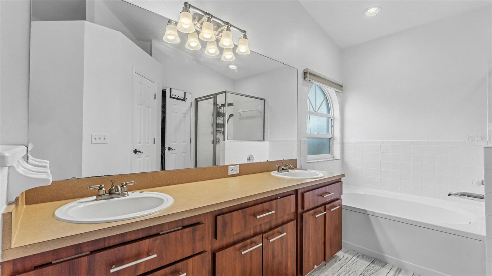 Single Family Residence at 2314 EASTMEADOWS CT, LAKELAND, photo 18 of 51