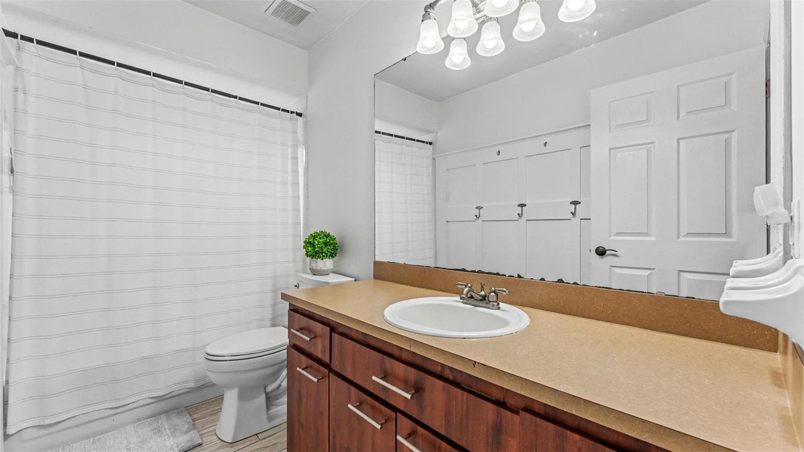 Single Family Residence at 2314 EASTMEADOWS CT, LAKELAND, photo 20 of 51