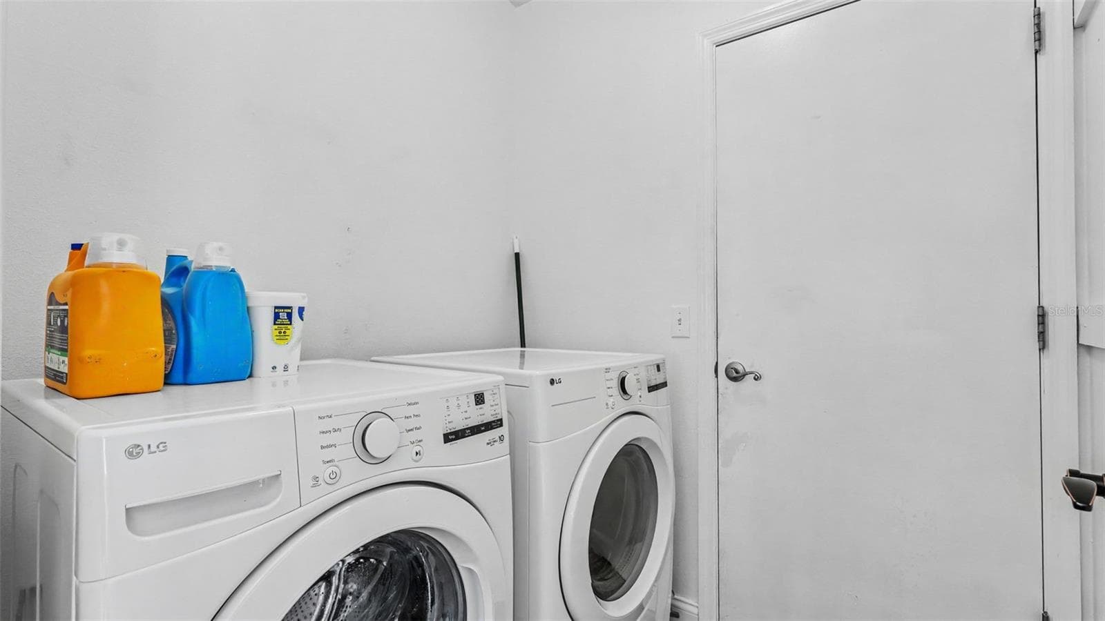 Single Family Residence at 2314 EASTMEADOWS CT, LAKELAND, photo 29 of 51