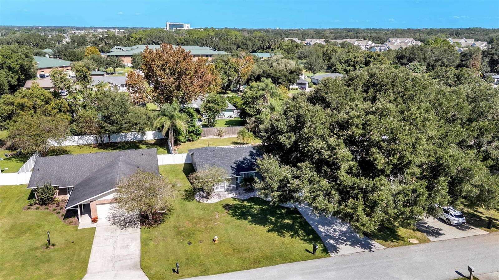 Single Family Residence at 2314 EASTMEADOWS CT, LAKELAND, photo 44 of 51