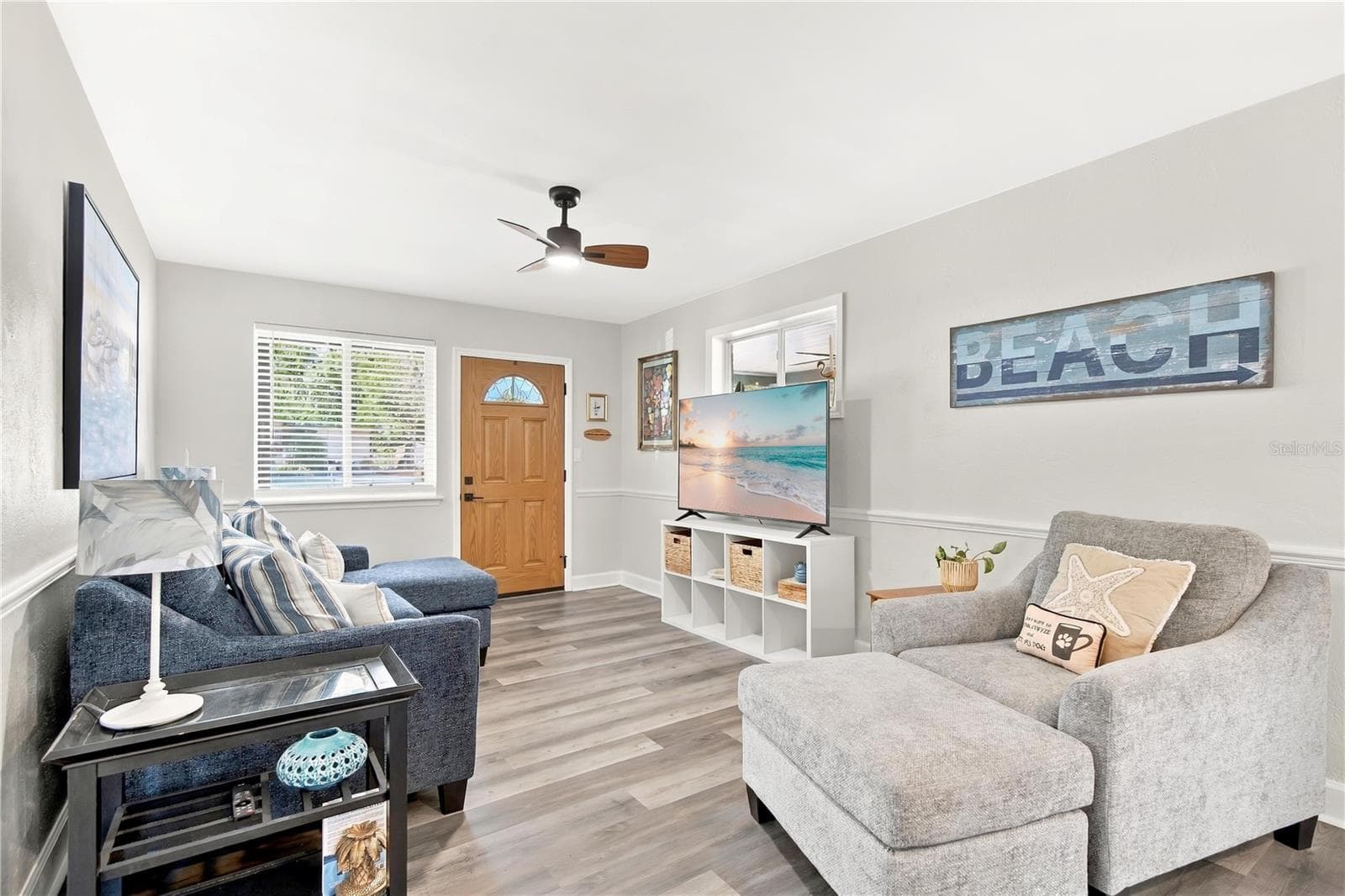 Living Room - 735 MAGNOLIA AVE, HOLLY HILL