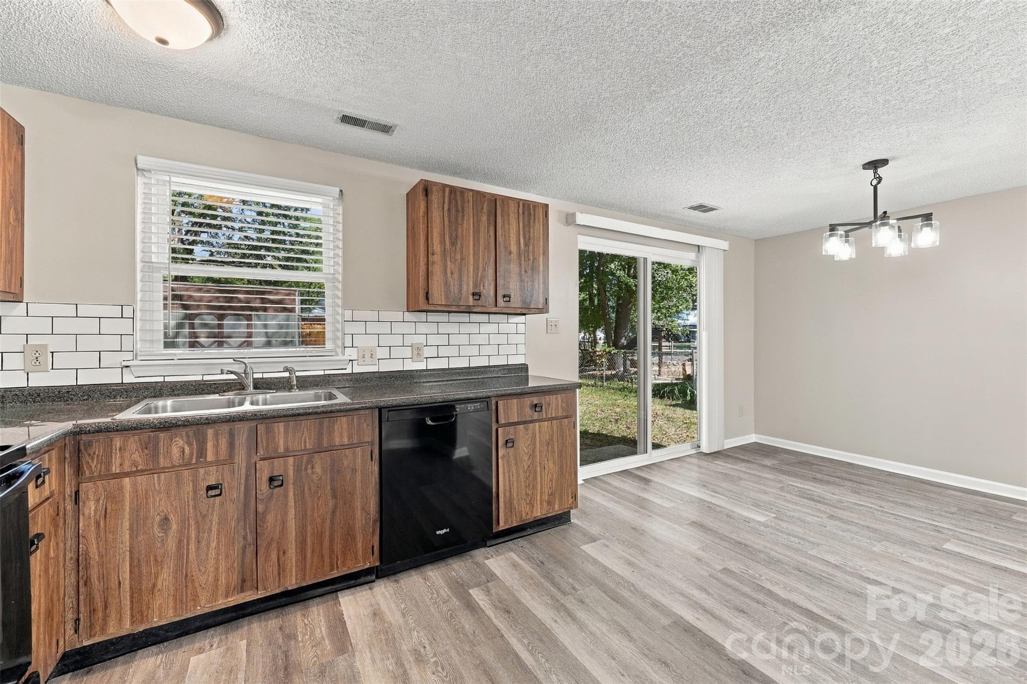 Single Family Residence at 5915 Sunset Chase Lane, Charlotte, photo 15 of 42