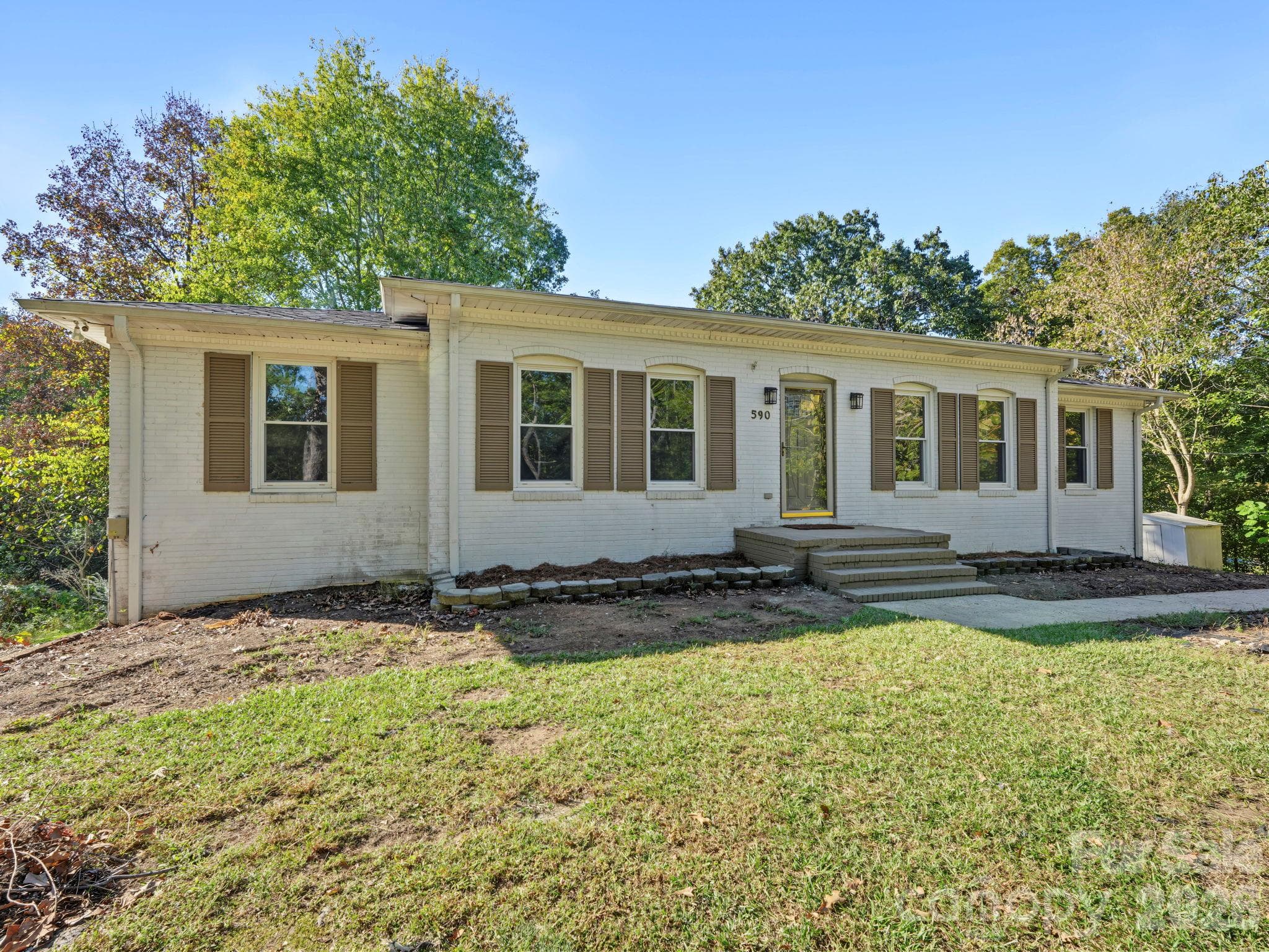 Single Family Residence at 590 Crestmont Drive SE, Concord, photo 2 of 22