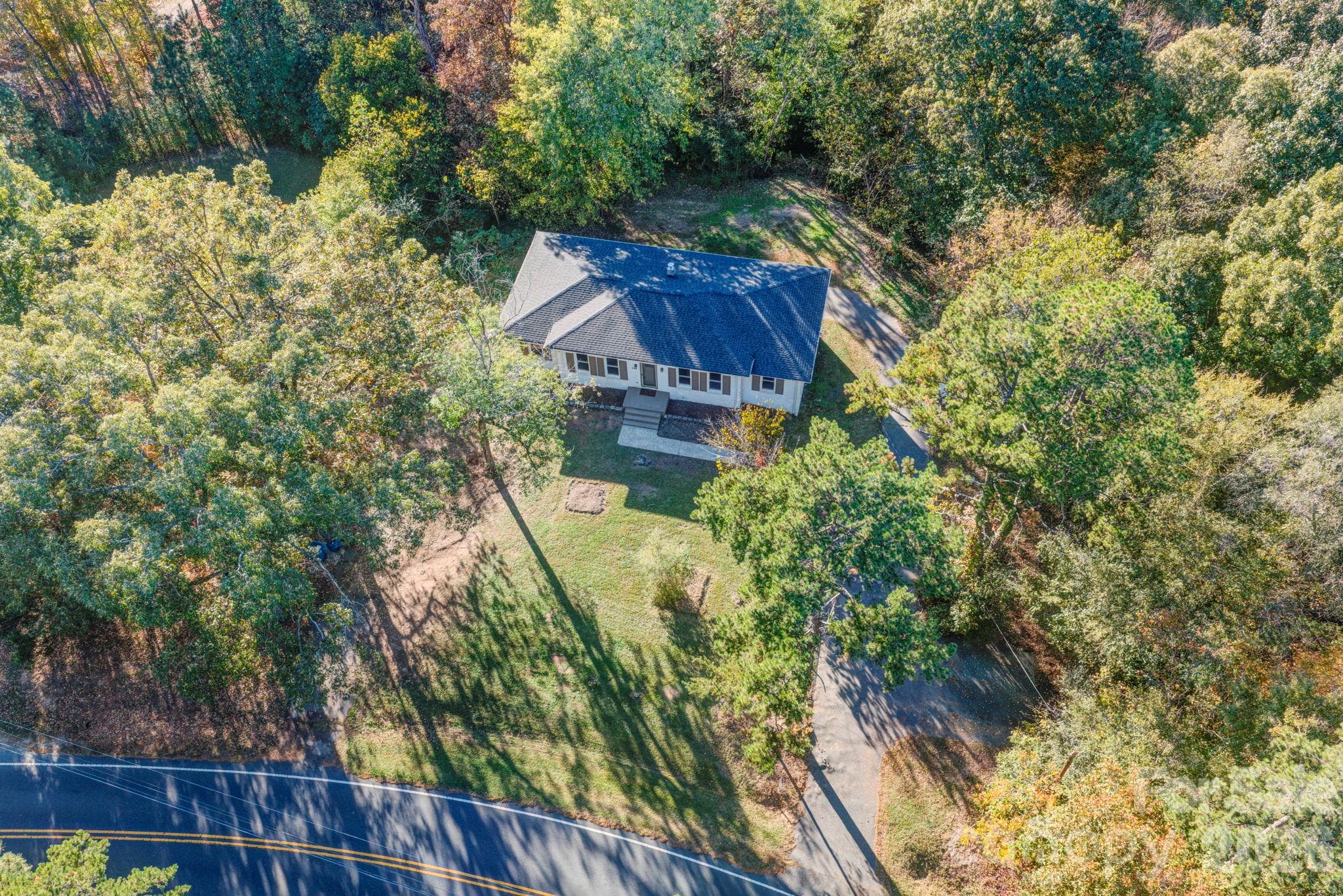 Single Family Residence at 590 Crestmont Drive SE, Concord, photo 3 of 22