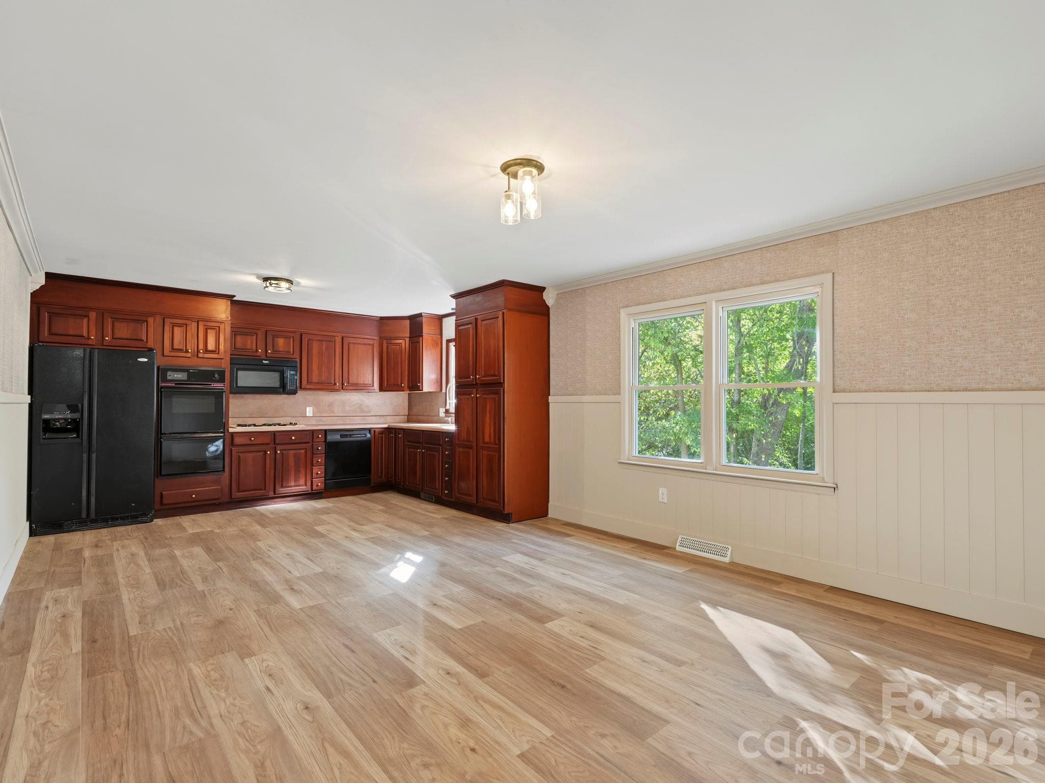 Single Family Residence at 590 Crestmont Drive SE, Concord, photo 10 of 22