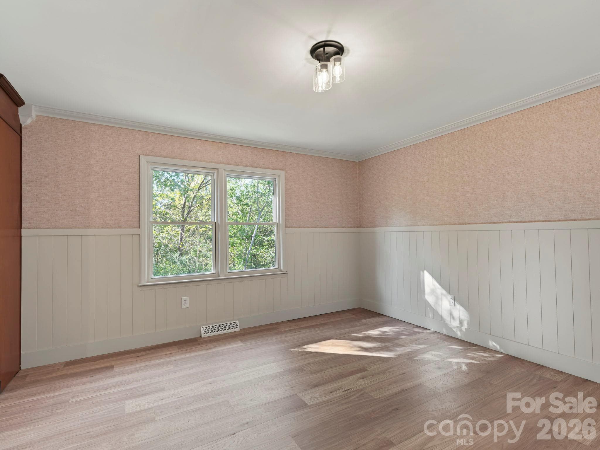 Single Family Residence at 590 Crestmont Drive SE, Concord, photo 11 of 22