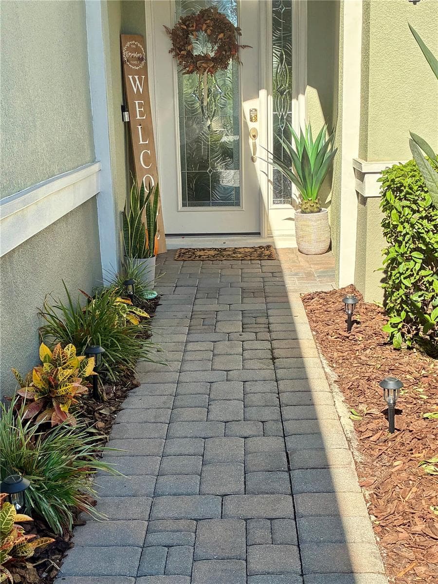 Single Family Residence at 1401 PALISADES LN, DELAND, photo 3 of 26