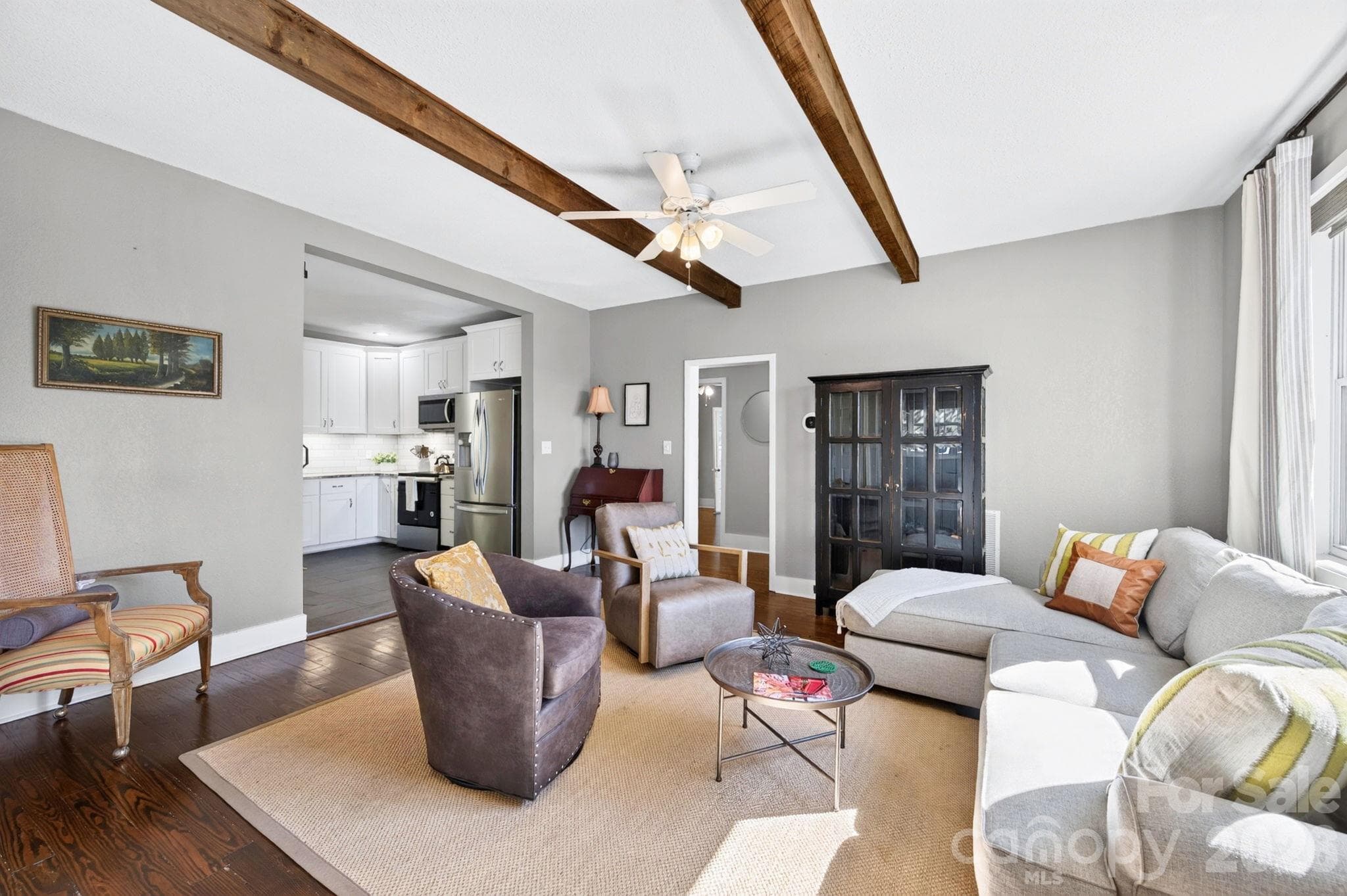 Living room from entranace - 2 Skyview Place, Asheville