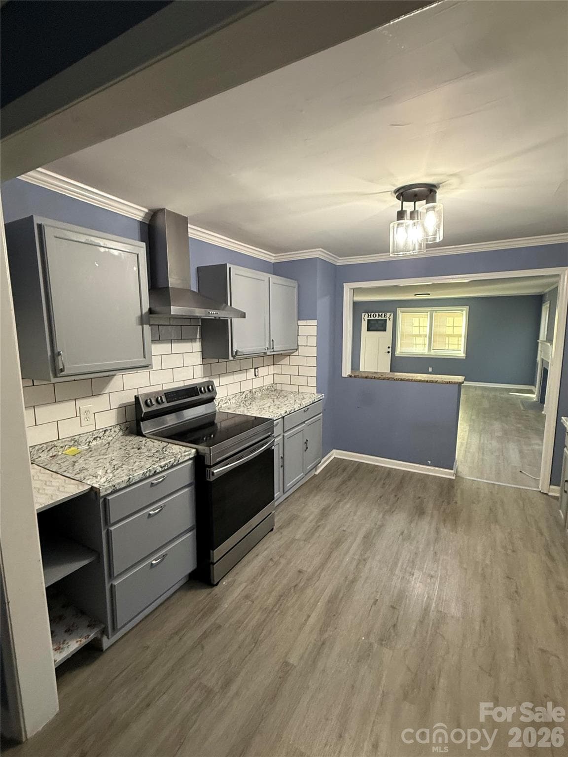Single Family Residence at 214 E Springs Street, Lancaster, photo 2 of 14