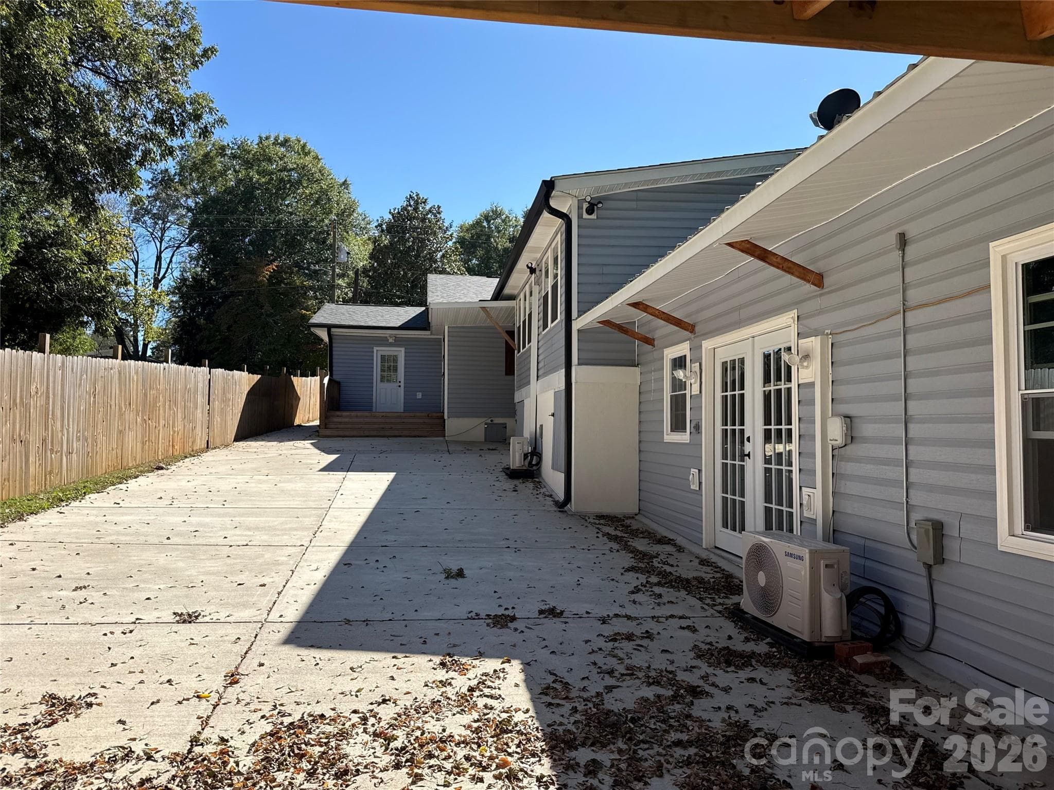 Single Family Residence at 214 E Springs Street, Lancaster, photo 14 of 14