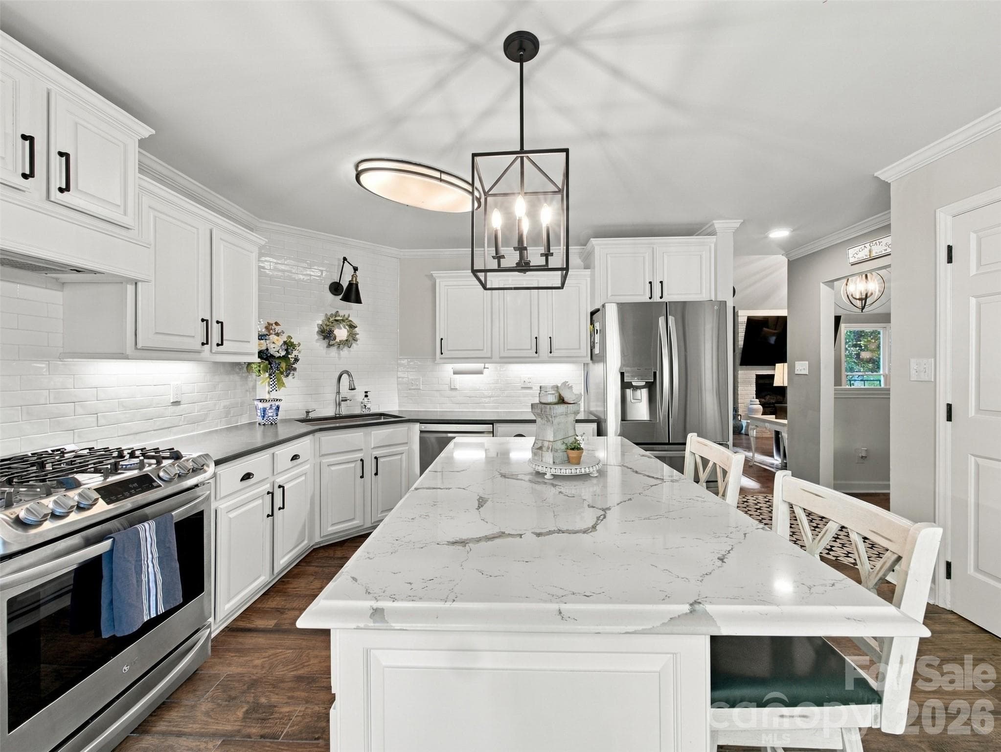 kitchen quartz countertops with Gas stove - 4131 Koala Circle, Tega Cay