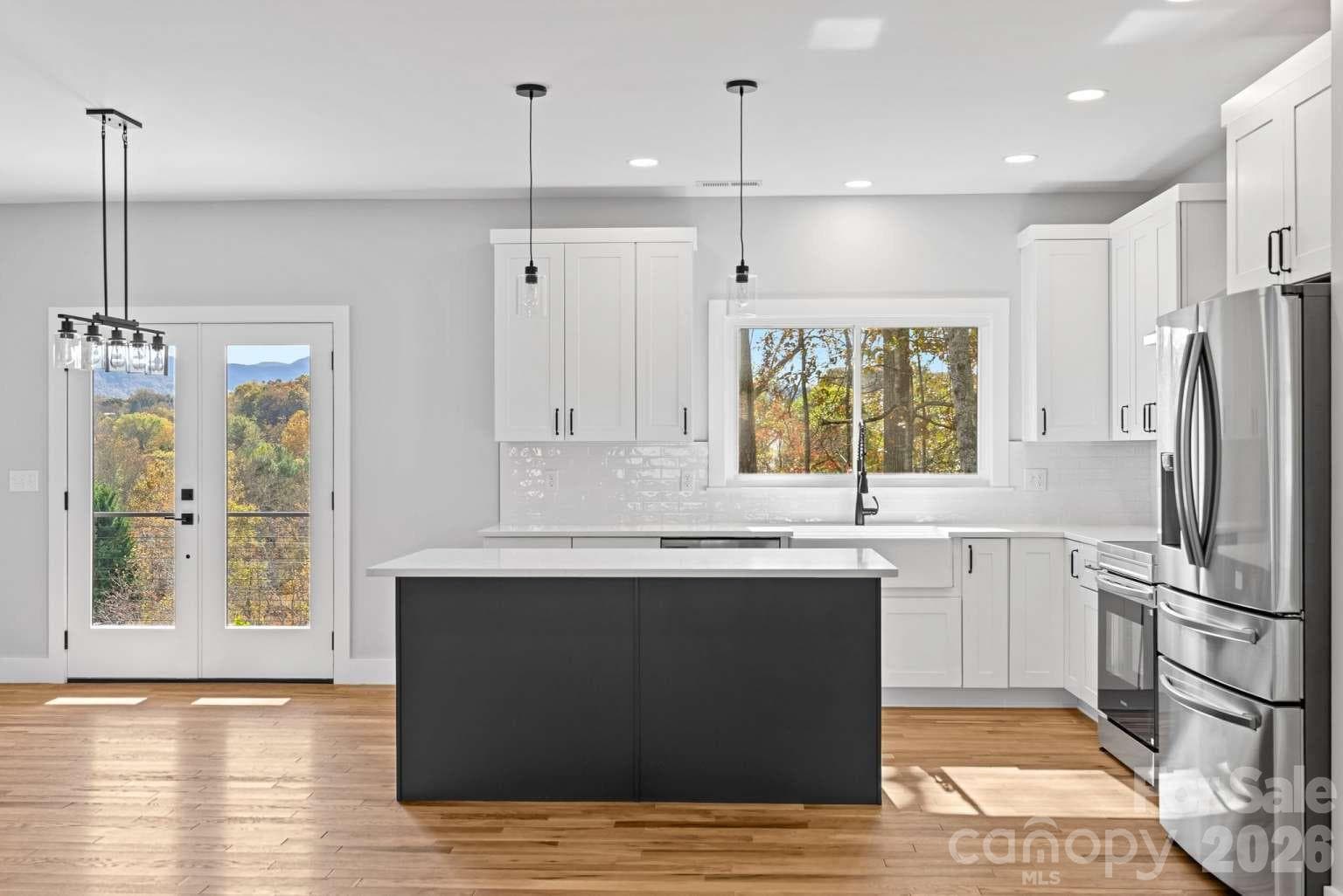 Single Family Residence at 139 Courtney Lane, Candler, photo 14 of 48