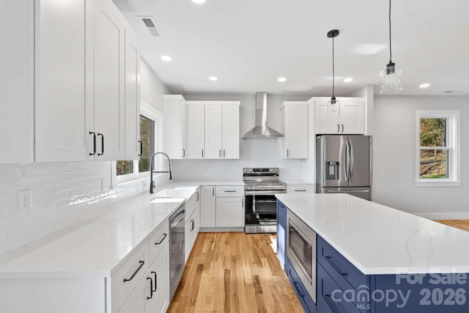 Single Family Residence at 139 Courtney Lane, Candler, photo 17 of 48