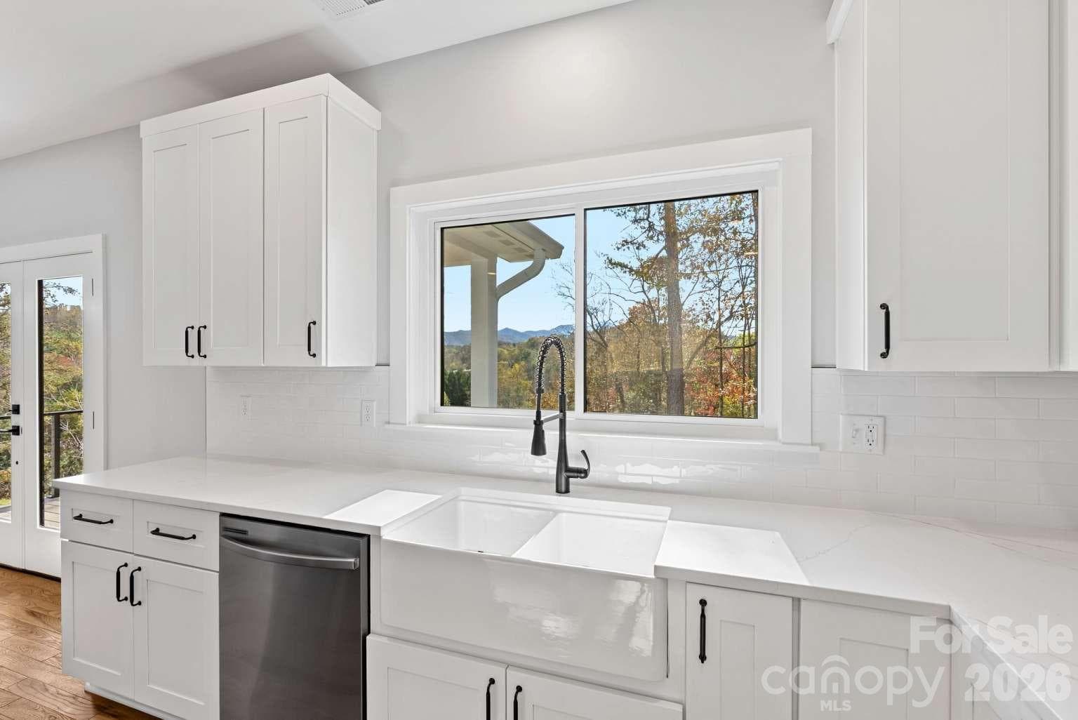 Single Family Residence at 139 Courtney Lane, Candler, photo 18 of 48