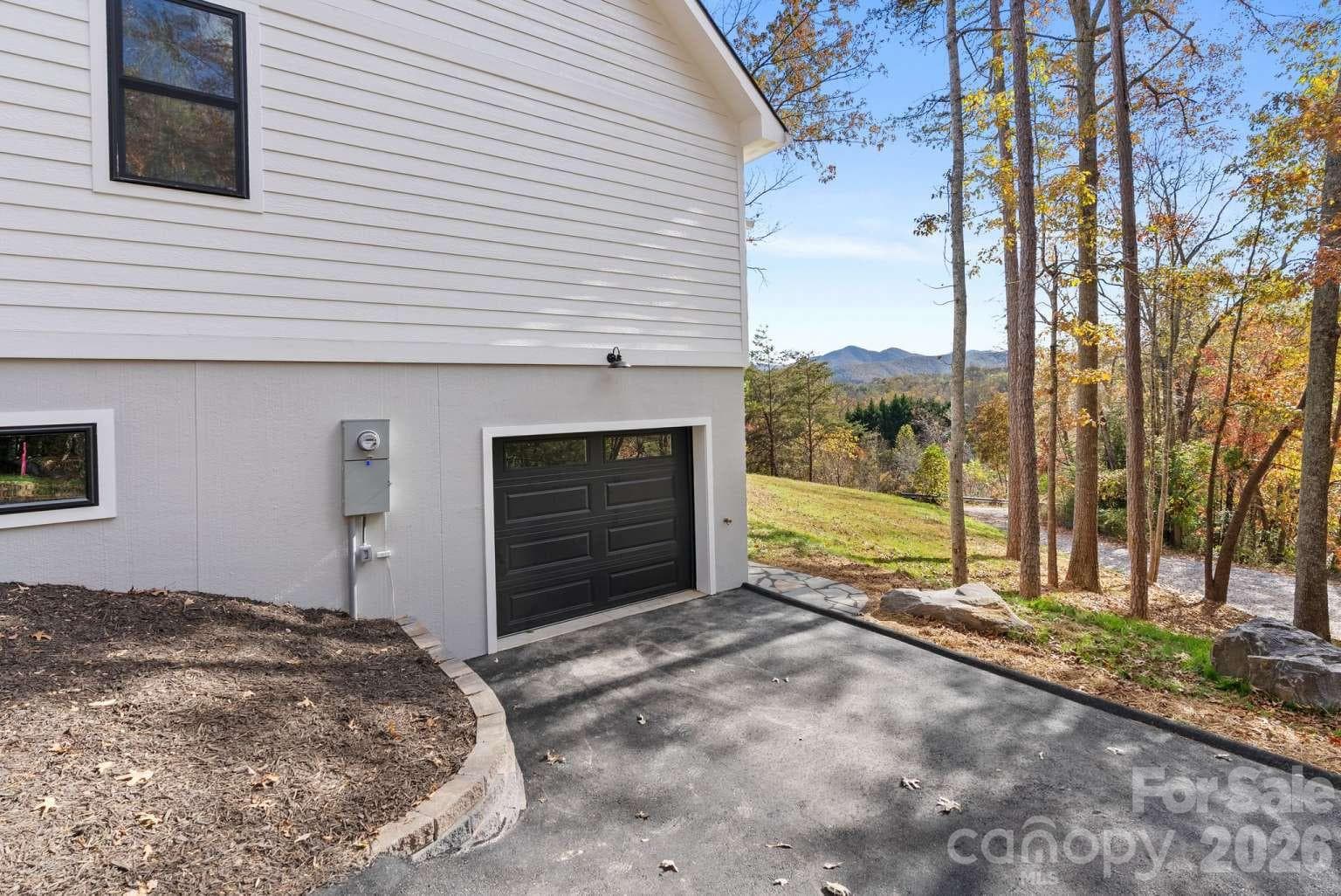Single Family Residence at 139 Courtney Lane, Candler, photo 44 of 48
