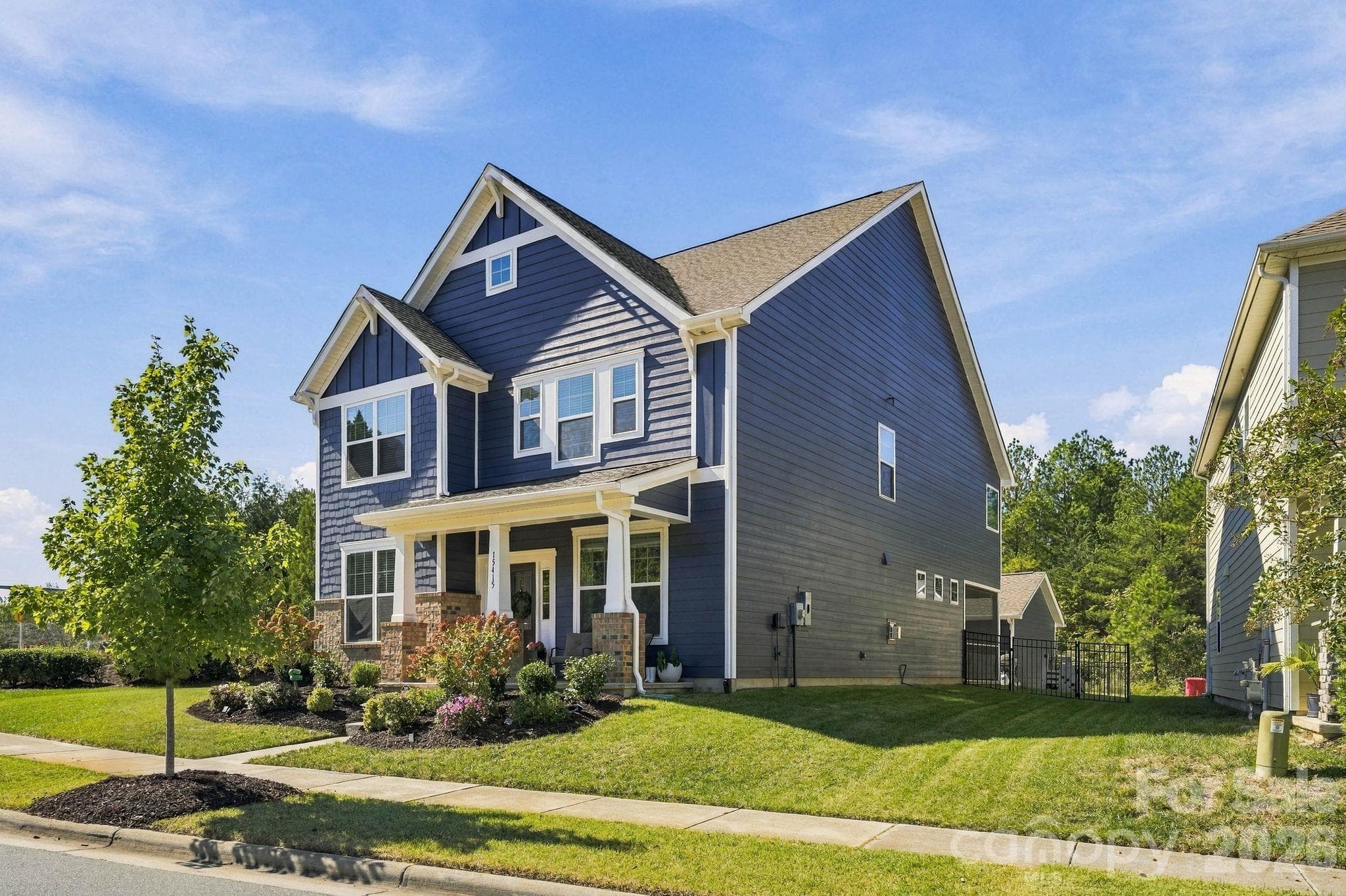 Single Family Residence at 15415 Davidson East Drive, Davidson, photo 2 of 41