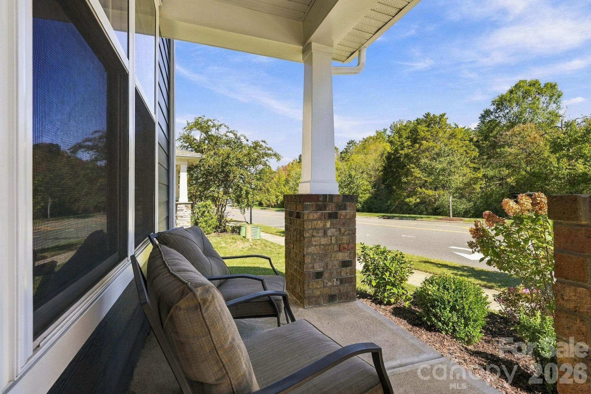 Single Family Residence at 15415 Davidson East Drive, Davidson, photo 3 of 41