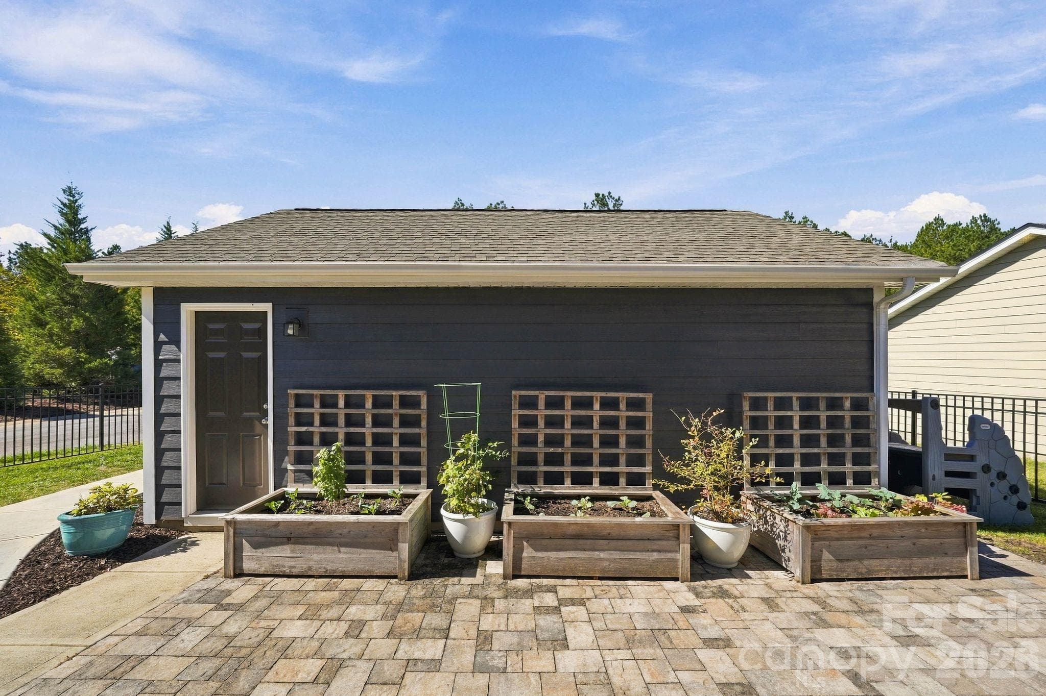 Single Family Residence at 15415 Davidson East Drive, Davidson, photo 7 of 41