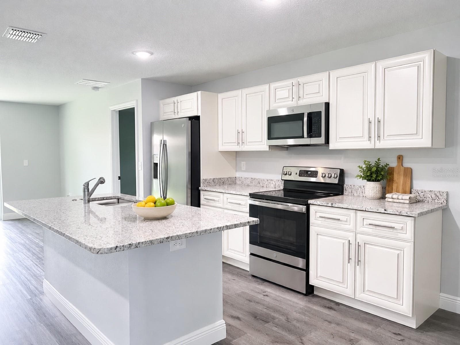 Virtually staged - 1850 CALLE ALTO VIS, DELAND