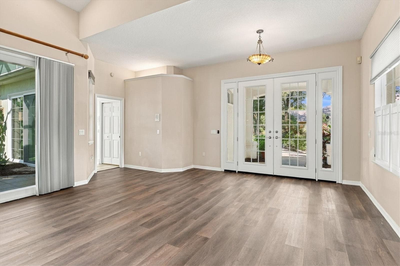Single Family Residence at 4716 4TH AVE E, BRADENTON, photo 5 of 45