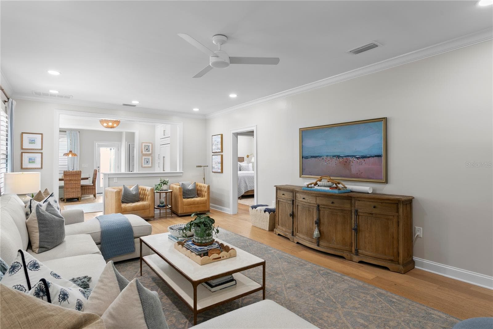Everything is perfect, even the placement of the ceiling lights - 913 S BRUCE ST, TAMPA