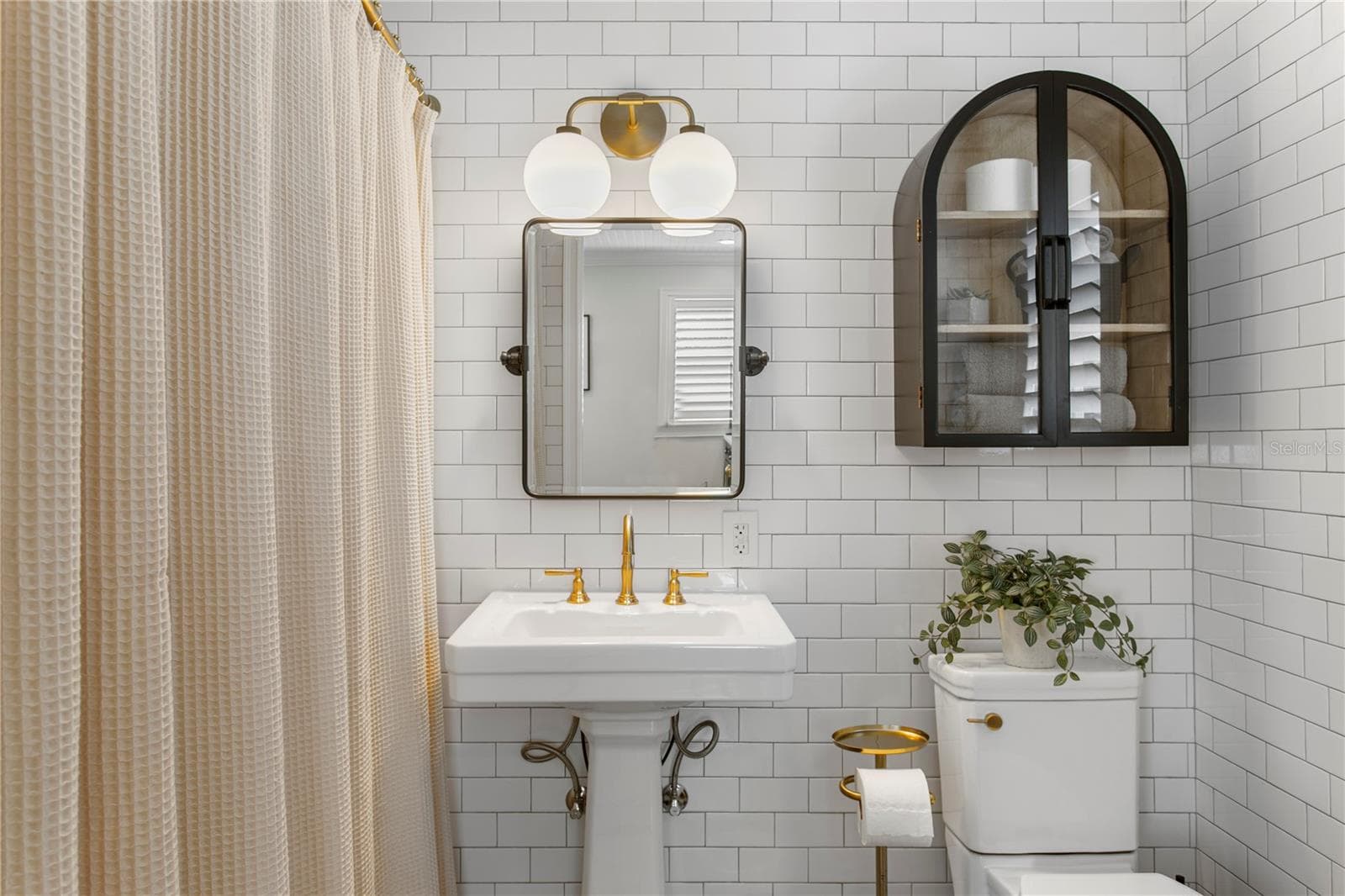 Remodeled Bathroom - 913 S BRUCE ST, TAMPA