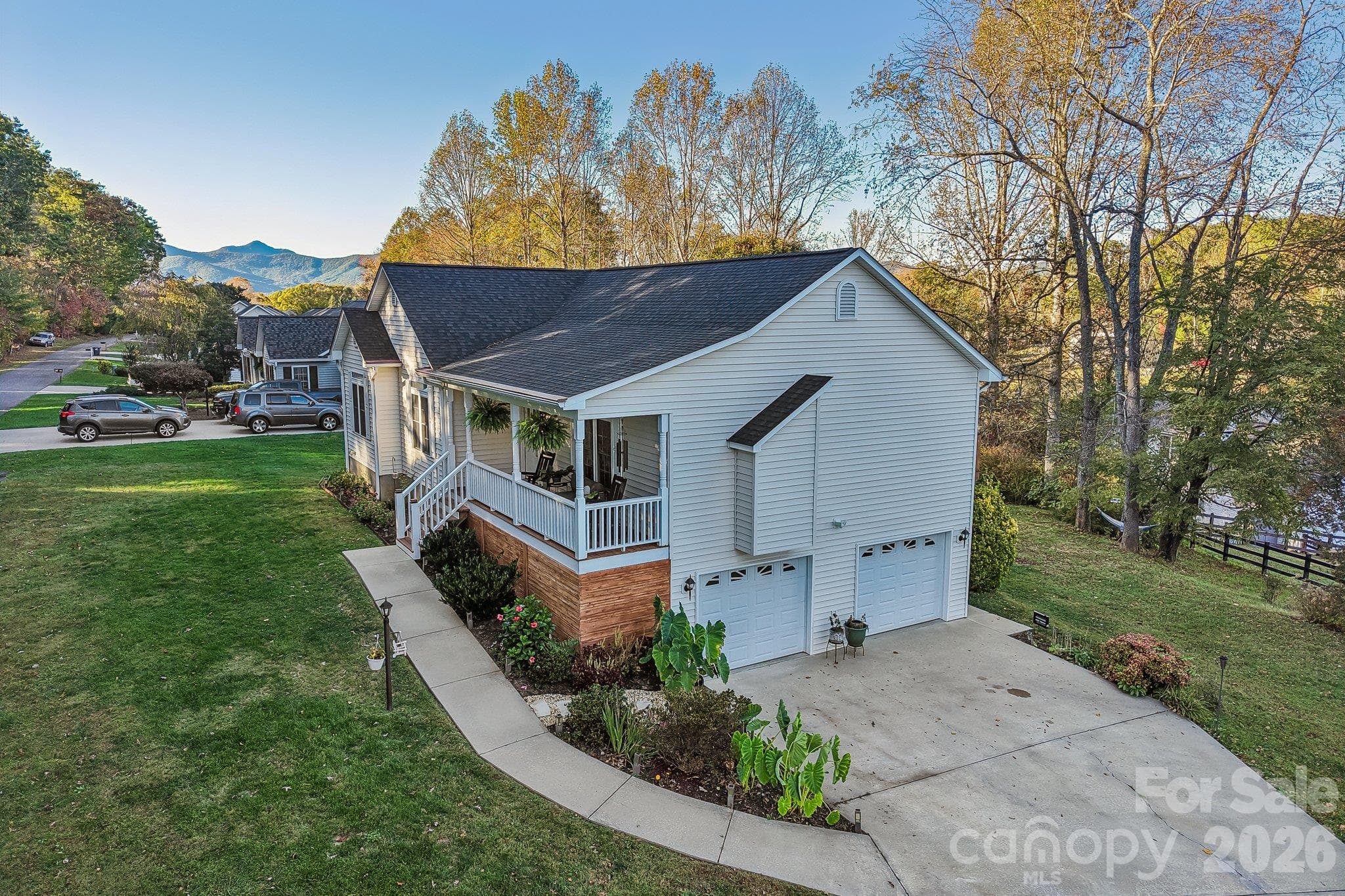 Single Family Residence at 12 Grassy Meadow Drive, Candler, photo 30 of 34