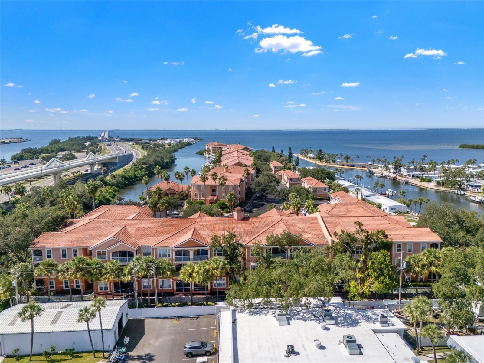 Condominium at 5000 CULBREATH KEY WAY #1-319, TAMPA, photo 5 of 45