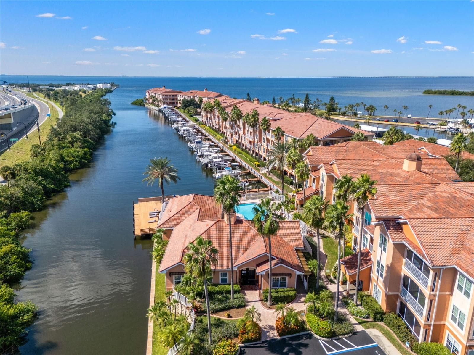 Condominium at 5000 CULBREATH KEY WAY #1-319, TAMPA, photo 8 of 45