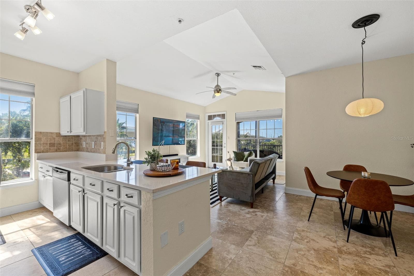 Condominium at 5000 CULBREATH KEY WAY #1-319, TAMPA, photo 22 of 45