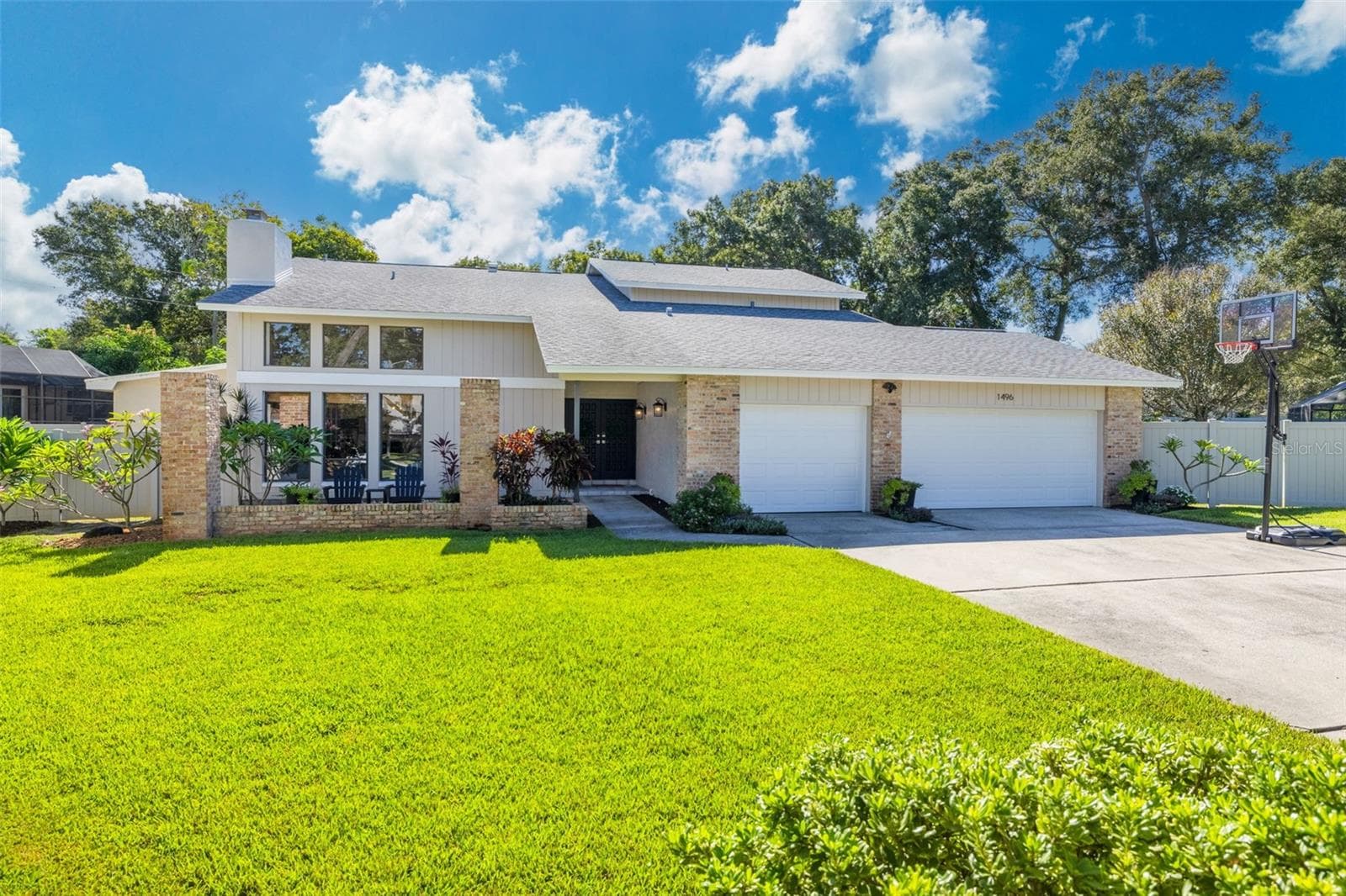 1496 TREETOP DR